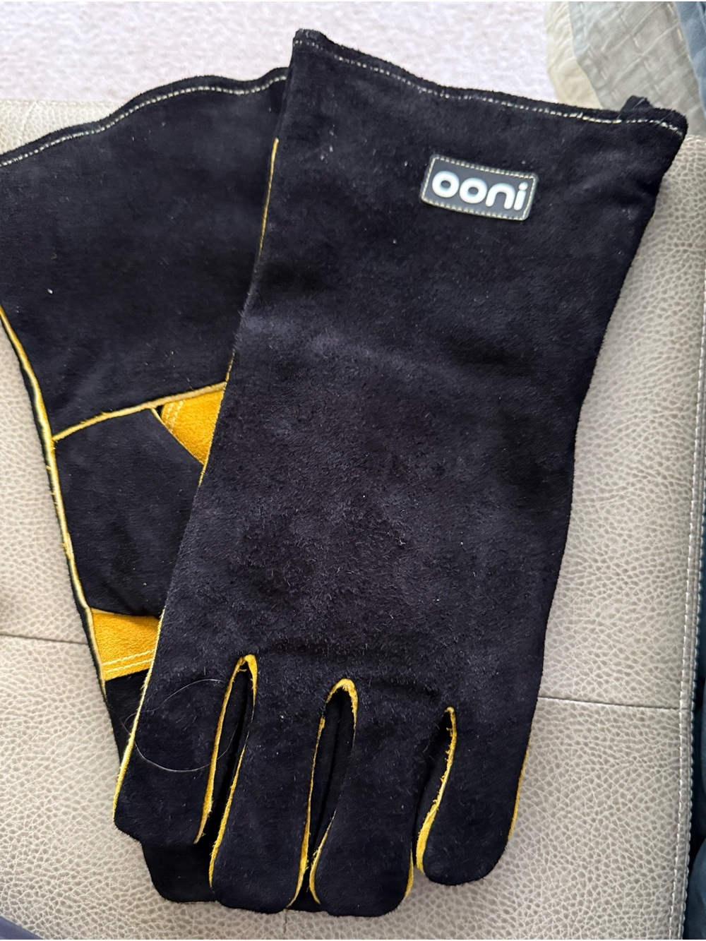 **NEW** Ooni Black and Yellow Heat-Resistant Suede Cooking Gloves